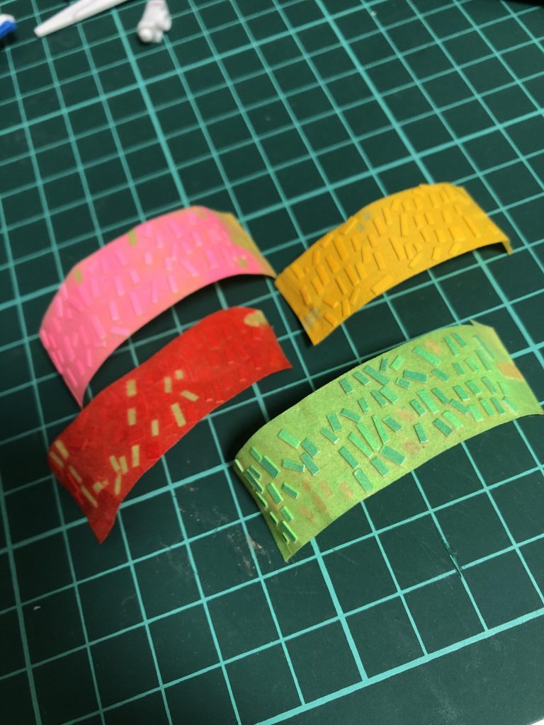 レッドチップたちは
ネットで作り方を参考に
切り出したプラ材をマスキングテープに貼り付けてそのまま塗装
乾いたらそのまま保管
必要な分をはがして使ってます
飛び散らないのでオススメ