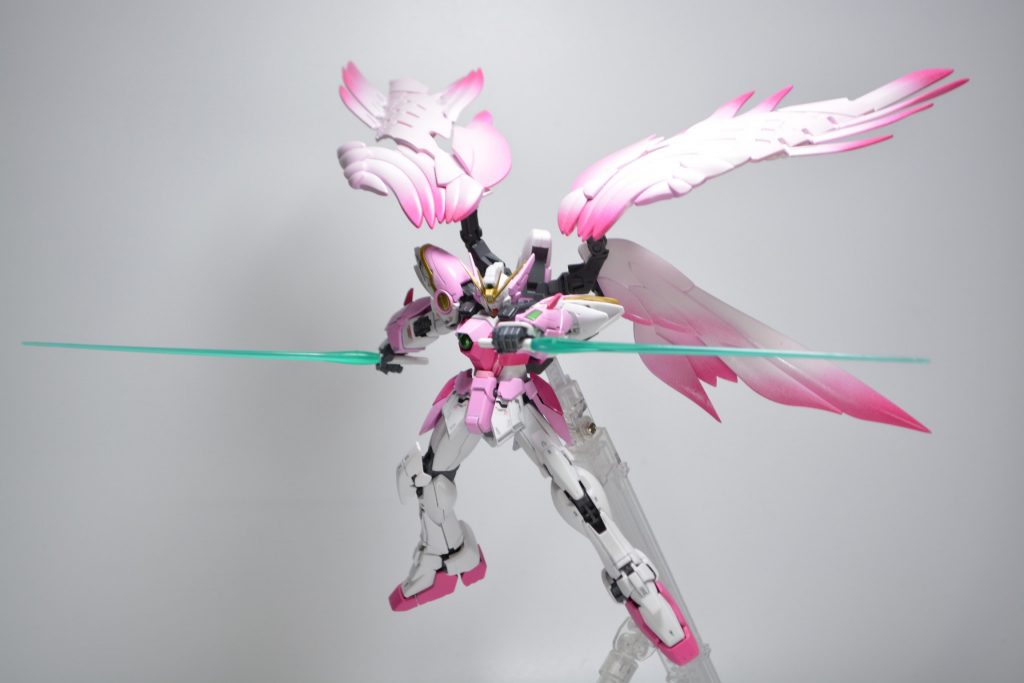 ビームサーベルの色がいい感じです