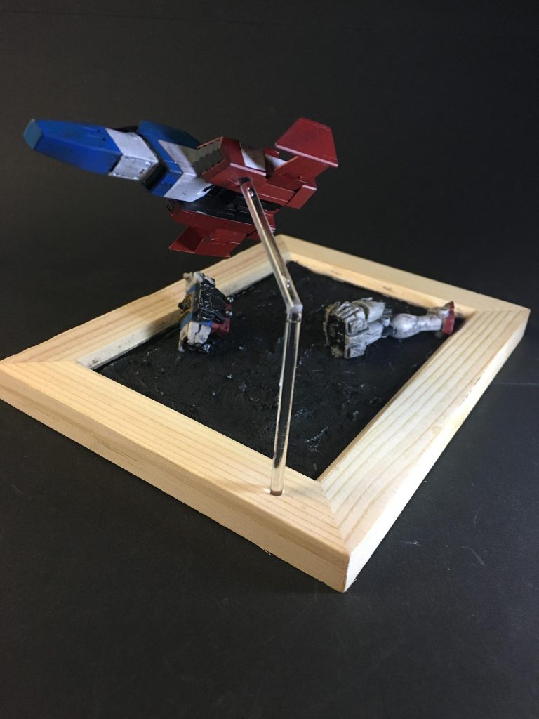 コアファイターはランナーで固定しています