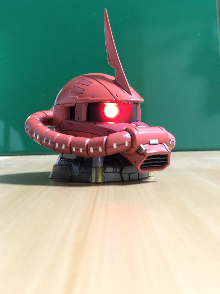 塗装して動力パイプにちょこっと手を加えました。
手を加えたといっても動力パイプに銀色の切板を貼り付けただけです。
切板はアルミの缶コーヒーを細かく切って接着しただけです。