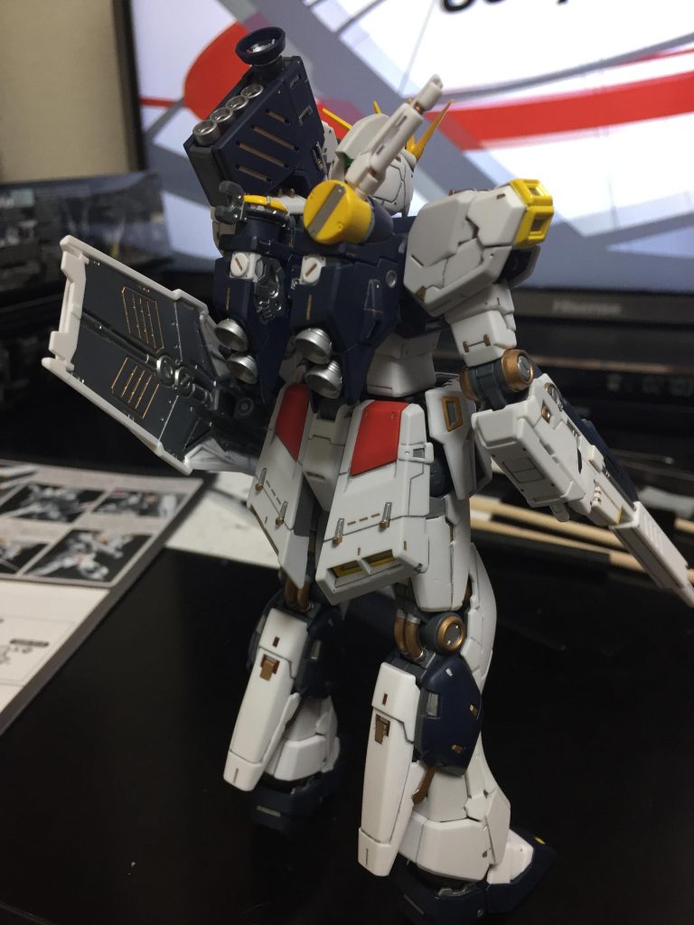 RG νガンダム–3枚目/制作者：ジョニー服部