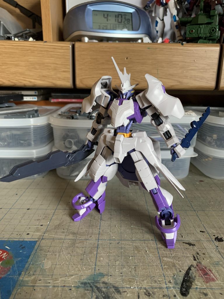 操兵ワールドに参加されているアインマイスターからアドバイスを頂き、腰部の延長とヒール化を行いました。合わせて構成パーツも大幅に変更。