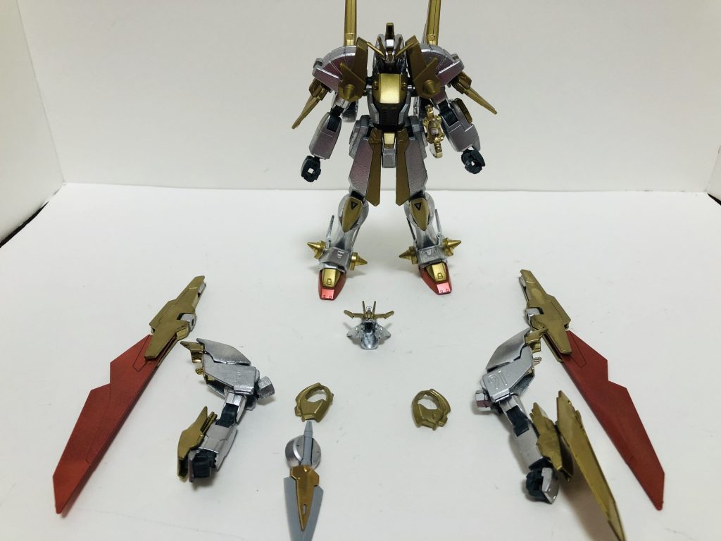 あくまで素体はN91、腕、背中、兜を交換
脇腹、右サイドスカートにパーツを追加する形です。