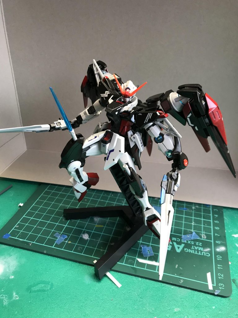 GNソードⅡ×2
膝部分ビームブレード×2
腰部装着型ビームサーベル×2
肩部ビームブーメラン×2