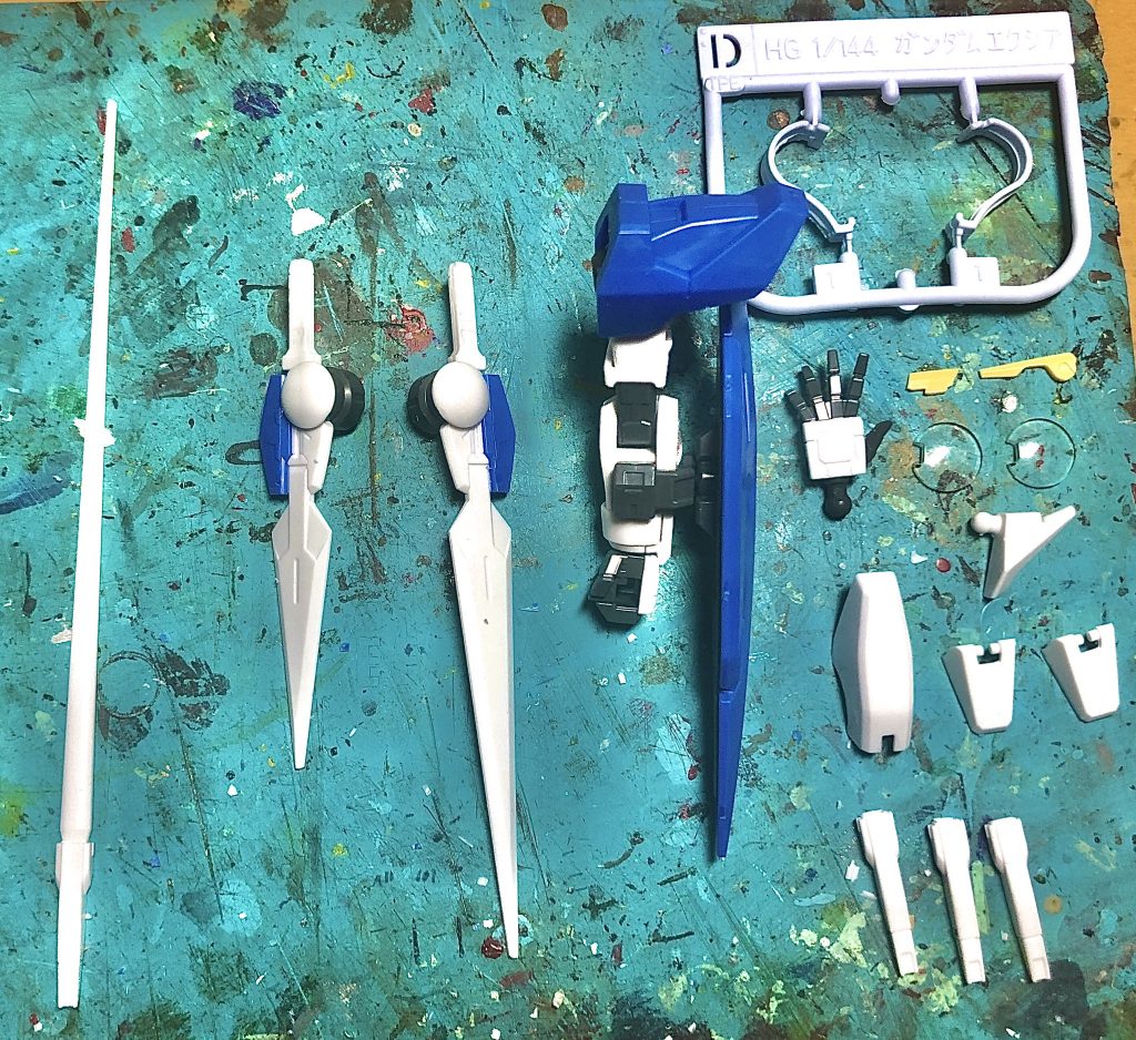 この作品を作るにあたり発生したジャンクパーツです。

特に塗装や墨入れなどはせず、ゲート処理と組み立てられる部分の組み立てのみしてます。

武装もGNソード以外が丸々余っているので、今後再びリメイク版を出す機会があれば、オリジナル設定として左腕や武装もリペア使用の物をこのジャンクパーツから作ろうかと思います。

まあ、多分、当の本人がその事忘れて別の改造に使うと思うけど