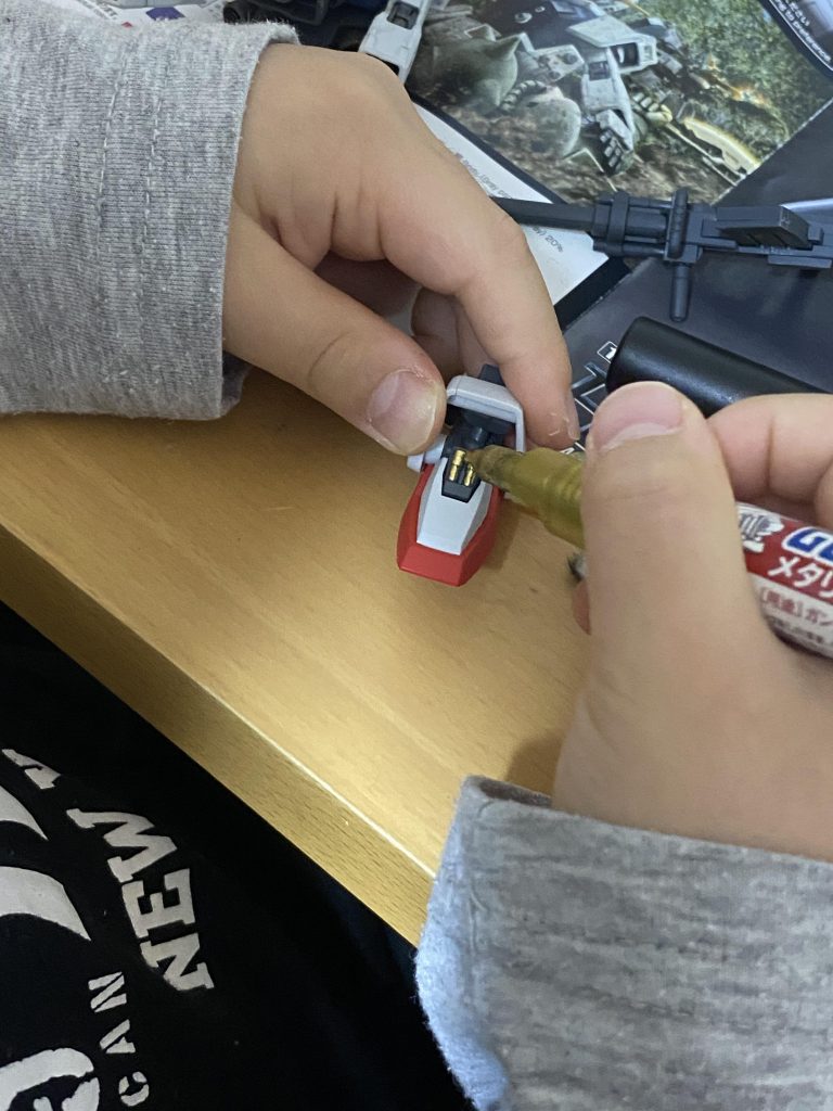 足首の見えない所も塗りました。