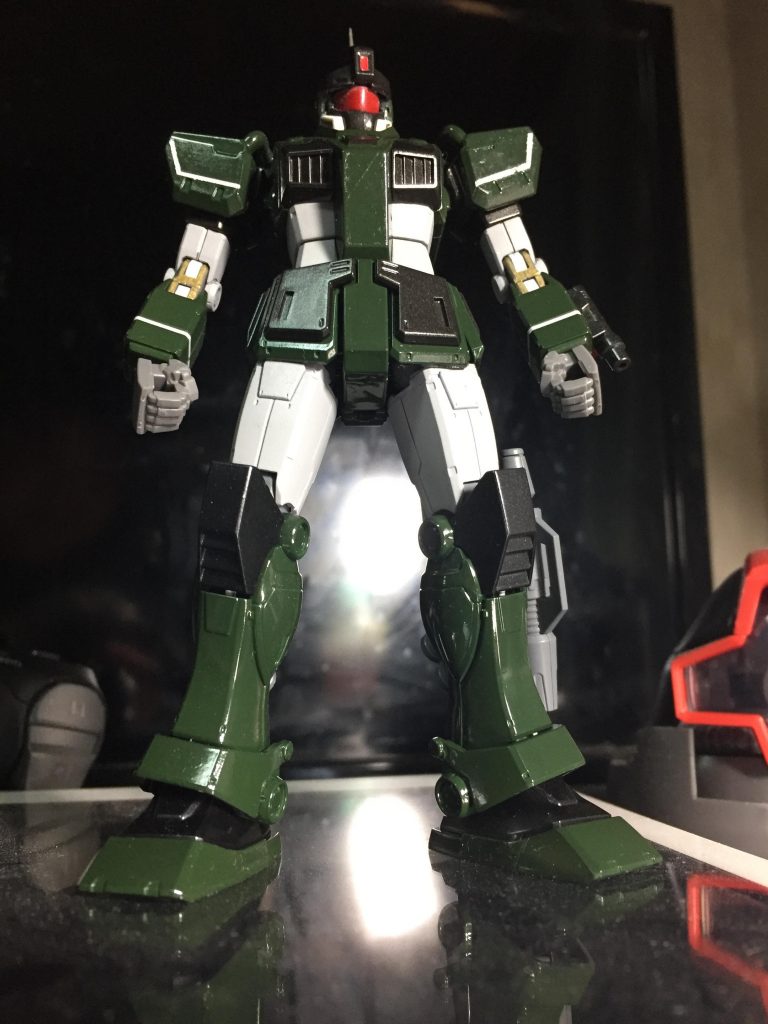 関節からバックパックまで、ミリタリー色強めに全塗装。
装甲はブリティッシュグリーンとメタルブラックで塗りましたが、テカり過ぎてて色ミス感が拭えず、、、
