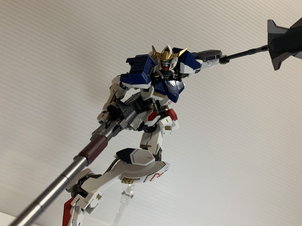 5話の第3形態

コーラル潰しの直前っぽく

右肩にもグレイズの装甲を追加し配色変更、滑腔砲も追加。
滑腔砲はリベイク辺りでも使えるように二丁用意。