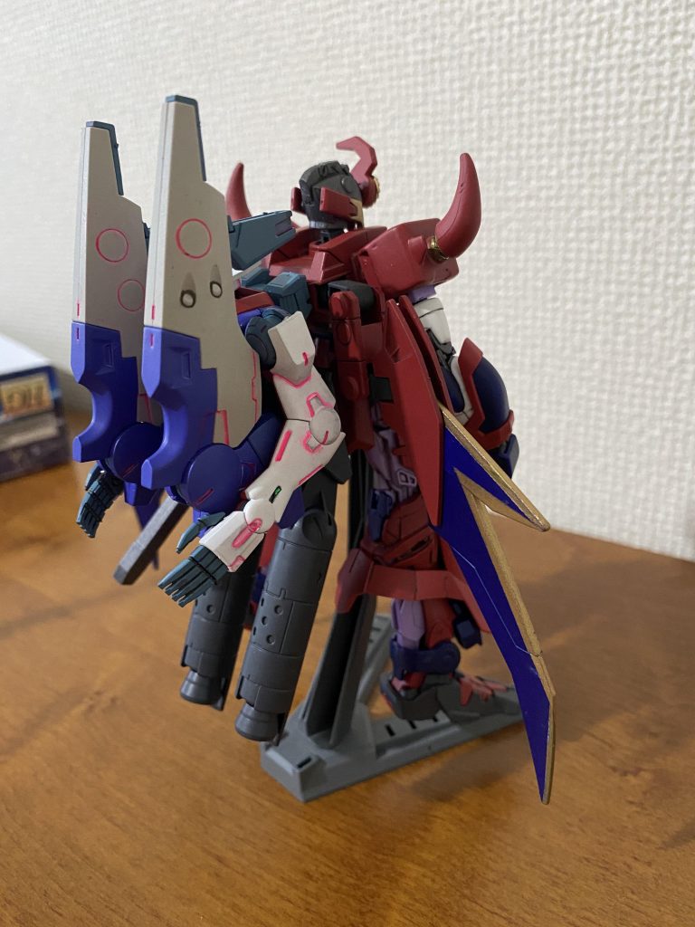 通常時はシエンガンダムの追加スラスター役としてバックパックに装備されている。後方に対してのミサイル迎撃やビーム兵器の対処、そしてシエンガンダムの機動力向上と言った性能を見せる。