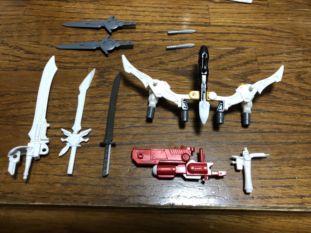 とりあえずアレコレと武器も模索中です。