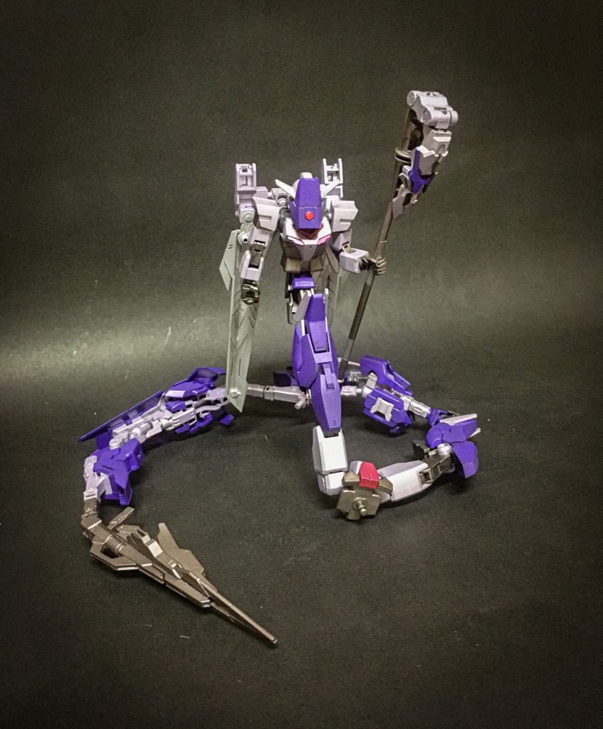 クヴァールナーガ
シュランゲとアスクレピオスが文字通り合体した姿。
二機の特性を併せ持ち、性能自体も飛躍的に向上する。