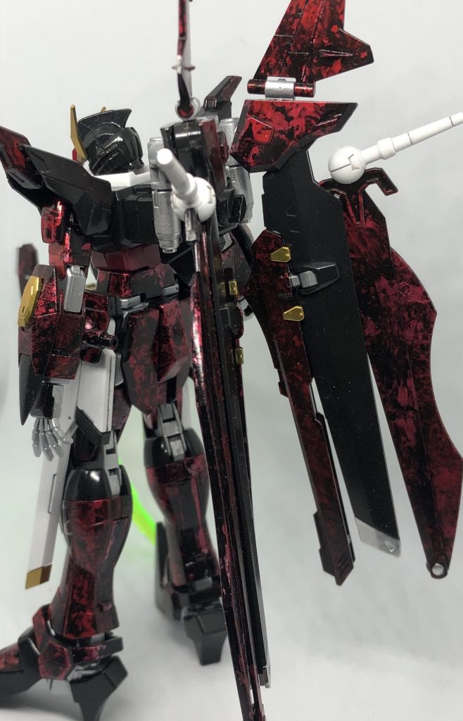 塗装は缶スプレーとガンダムマーカーのみです。