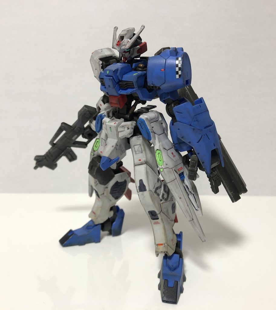 デカールと汚しの他に
最近やり始めたレッドチップで情報を増やしてます
左足に序列「29」を刻印