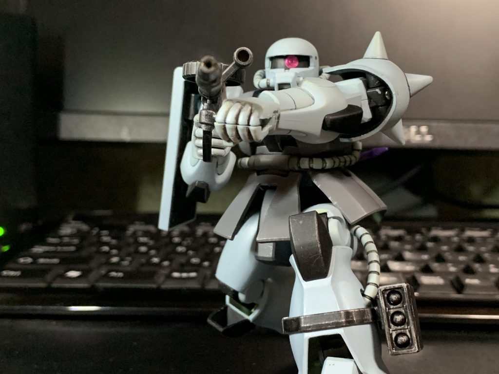 個人的に1番親しみのある戦場の絆タイプで塗装。
素組みしていたものを見える部分、後ハメ不要部位のみ合わせ目を始末して筆塗り。