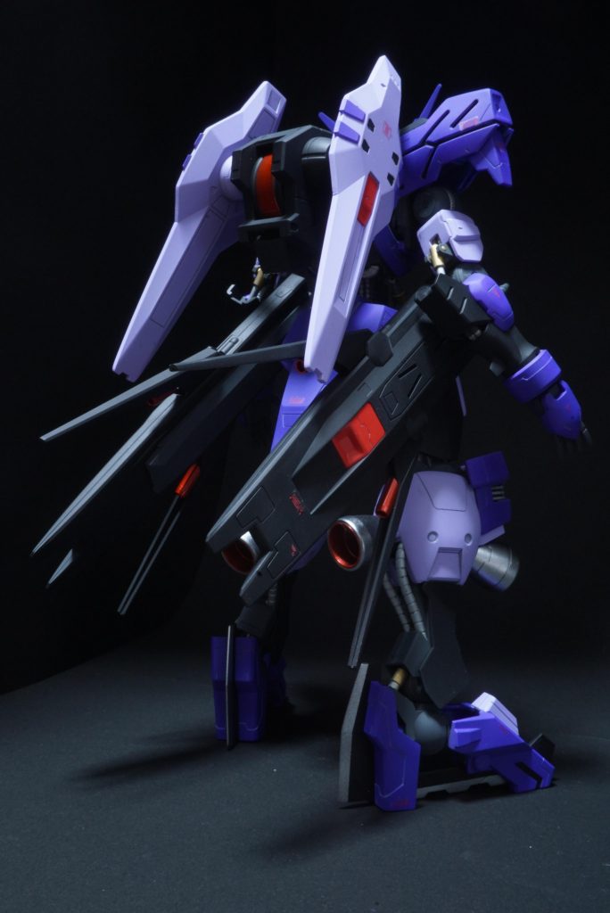 バックショット
合わせ目が目立ちますね…