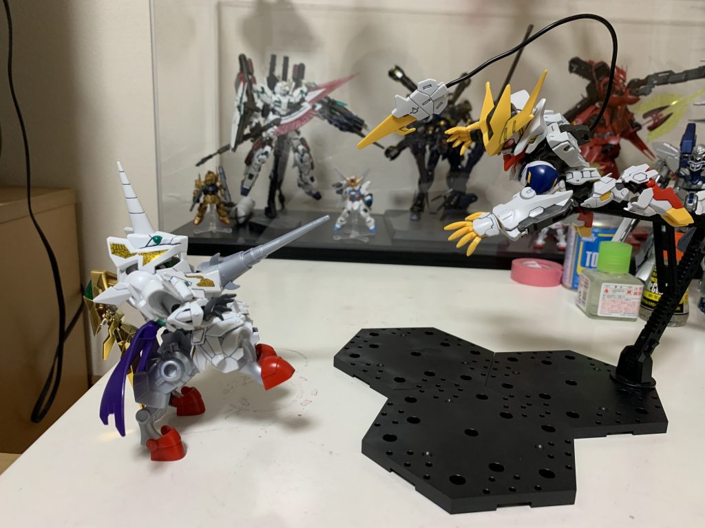 騎士ユニコーン神獣モードと共に。
SDCSの可動域の広さから躍動感が凄いなと思った一枚。