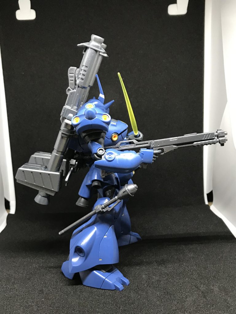 ショットガンやバズーカは
缶で塗装しました