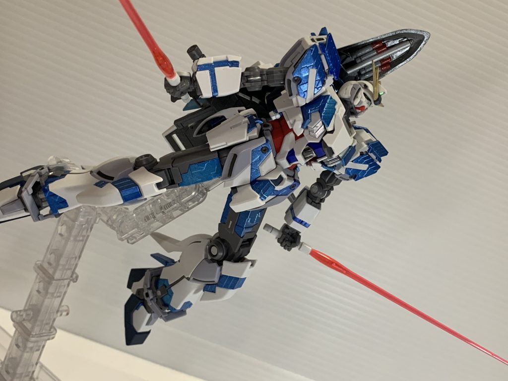 本当はシールドを背負う時の角度を変えられるようにしたかったのですが、手軽ないい方法が思いつきませんでした。