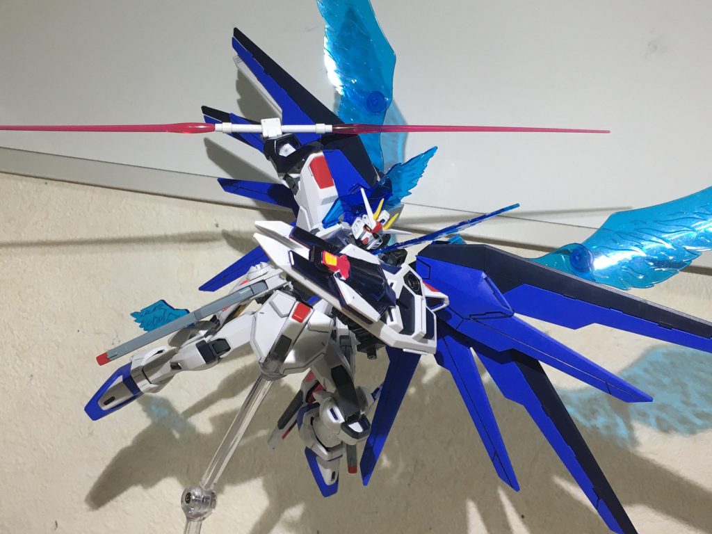 ユニバースブースターを基本としたスタービルドストライクのシステムを踏襲したためディスチャージシステムも同様に発動することができます
RGシステムはオミットしました(建前)
フルフレーム式に作るのは無理です(本音)