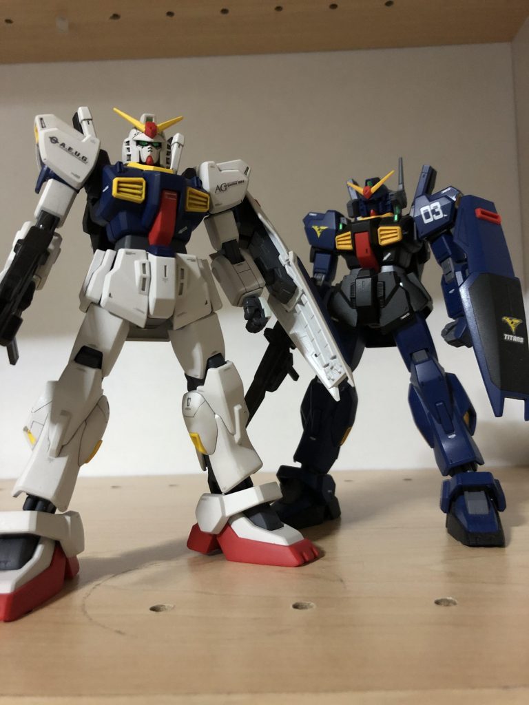 リバイブ版Mk-2（ティターンズ仕様）と。
組みやすさはリバイブ版ですが旧の方がどっしりとしててPGっぽくもあり好み。