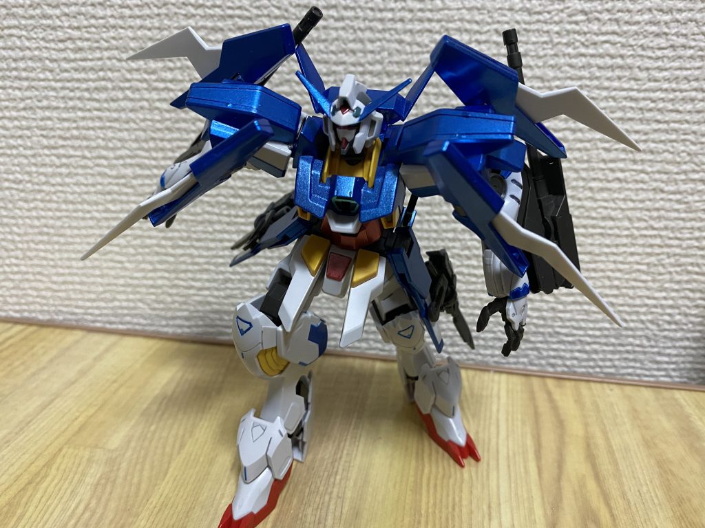 テーマとしては可変機構はオミットしての、脚力とアンカーを使って近接戦に持ち込むスタイルです。