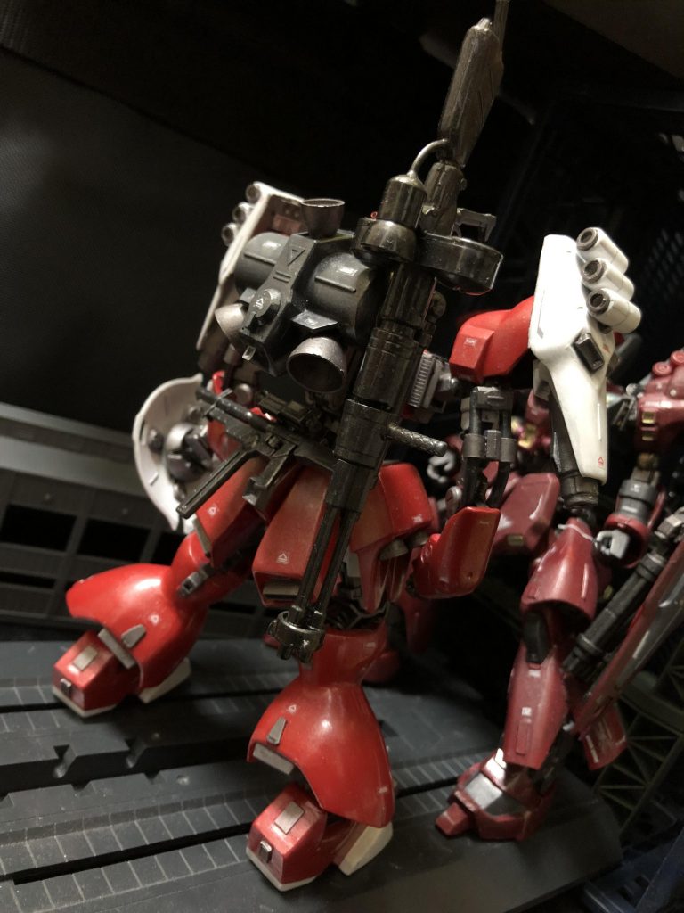 シャア「同感だな。では解説して貰おうか。」oyz「よーやくきましたっっ！ヤクト・ドーガとはっ！ネオジオンのザクっぽい新型MS、ギラ・ドーガをベースに開発された“ギラ・ドーガ　サイコミュ試験型”更に運動性能等で問題があった為更に改良を重ね完成したMSが、この”ヤクト・ドーガ“なんですっ！なんとサイコフレームを採用っ！つまり初のサイコフレーム内蔵機になるんですっ。」シャア「ふむ。」