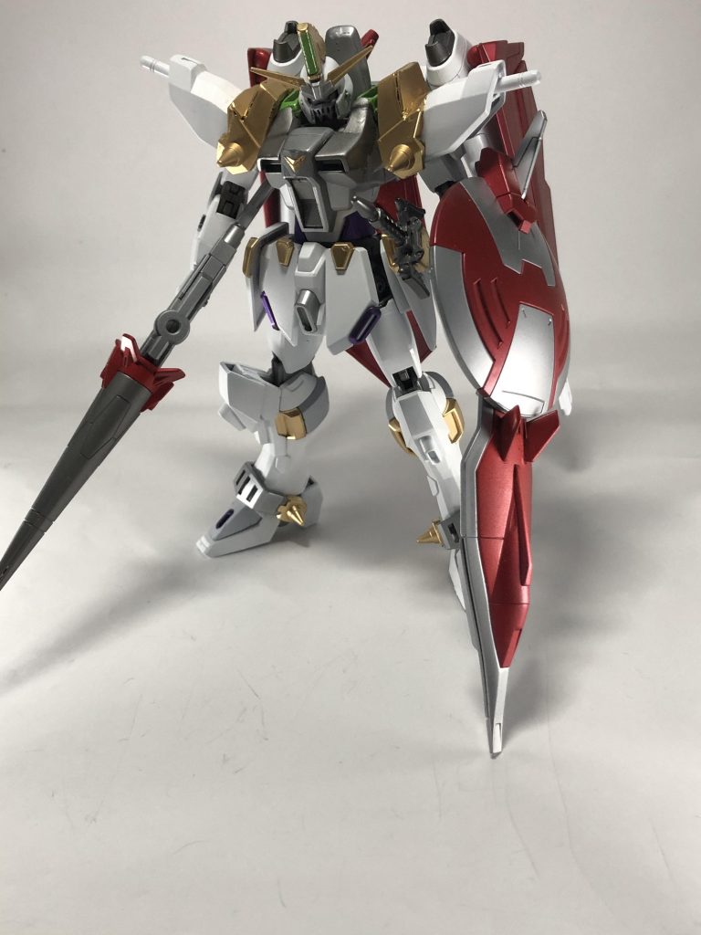 使ってるキットはHGSEEDのセイバーとジャスティスナイトのみです。
イージスナイトよりジャスティスナイトからの正統進化機体みたいな感じがあって結構カッコイイなぁと。
とりあえずセイバーが顔小さかったり色々癖があったので加工するのがめちゃくちゃ大変でした……