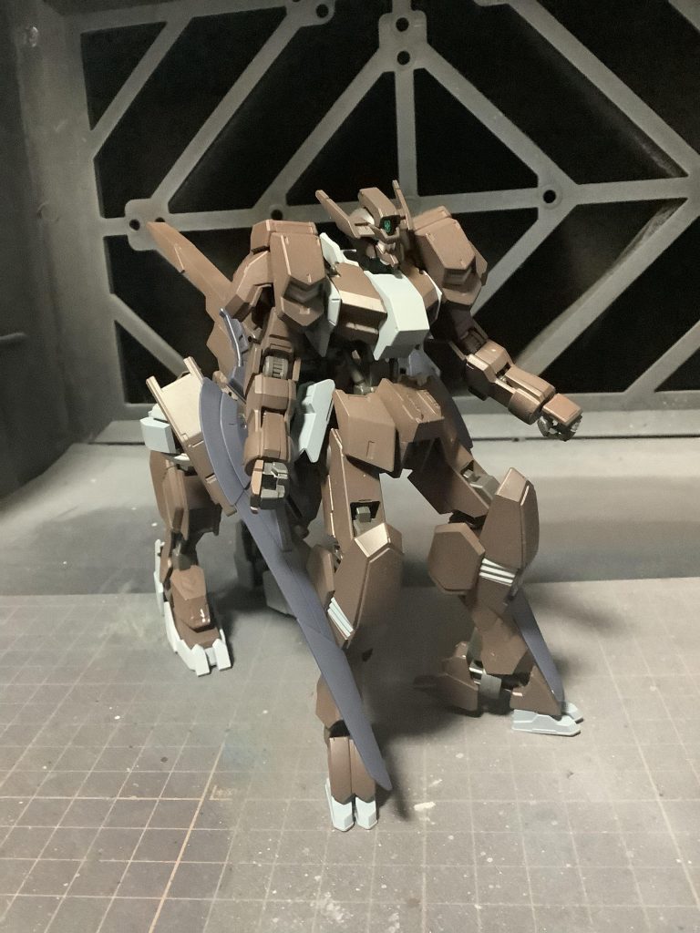 正面から戦えばなかなかの強敵だが、まともな空への攻撃方法を持たないため頭上から実弾兵器で攻撃すればあっさり倒せたりする。
そのため対処法を知っていれば非常に倒しやすいため一部ではカモにされているとか。