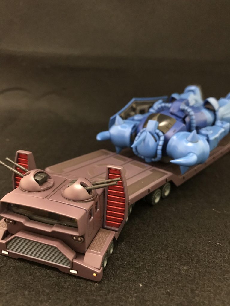 モビルスーツを固定するようなチェーンやワイヤー等を自作すれば良かったかなと思いますが、気持ちが次のキットに行ってしまって特に何もせず。