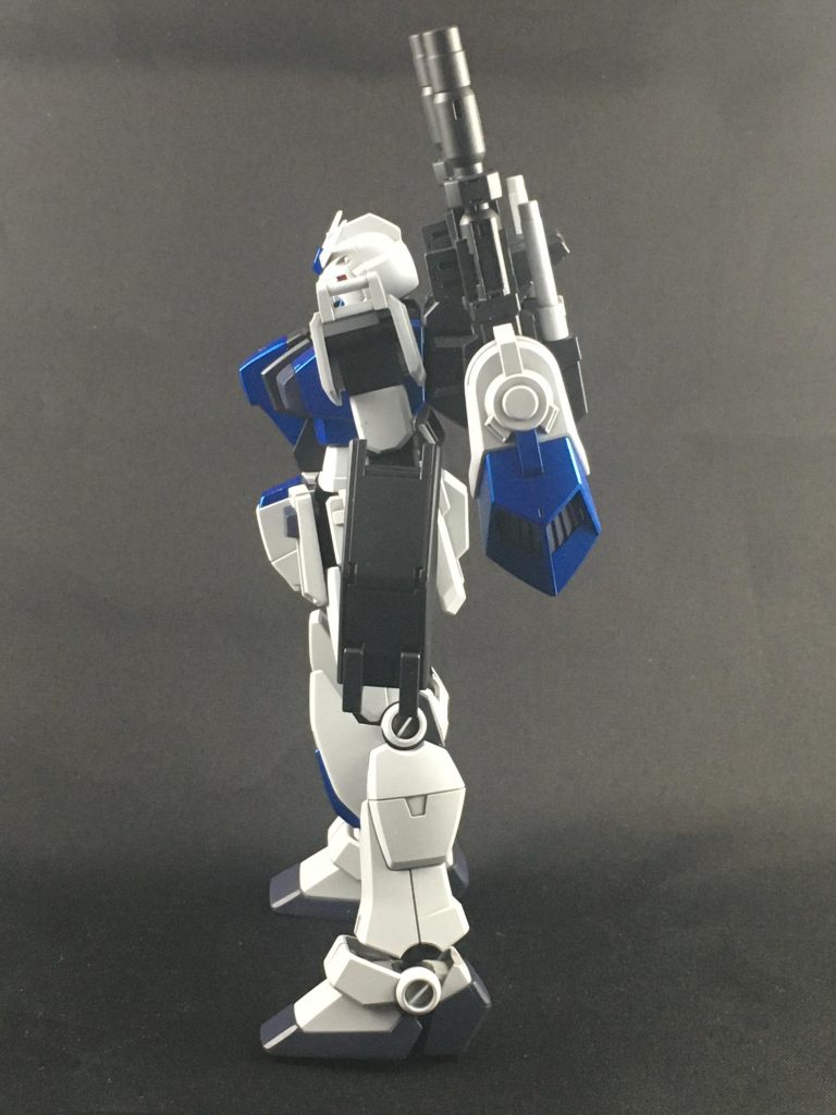 横からです
こういう、別のパーツに見立てて他の部分に付ける改造が、個人的に好みです
これはキャノンの冷却装置という感じをイメージしました