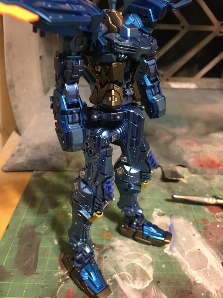 フレームです。青は3種類使いました。メタルブルー、メタルダークブルー、メタルブルーの上からクリアブルーを吹いたものをしようしました