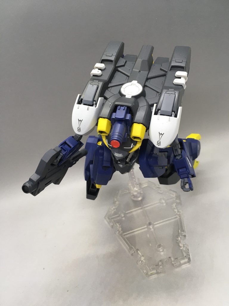 特徴は胴体と一体化している背部ユニット