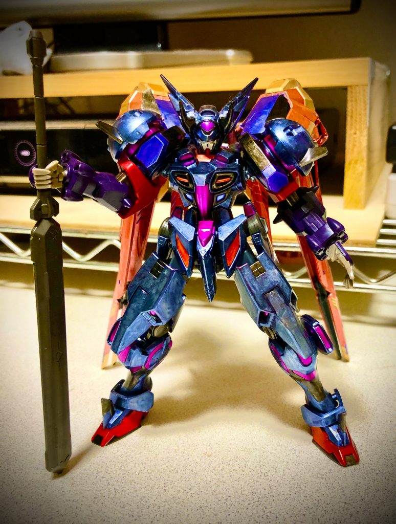 独孤求敗ワイルドジョーカー
古の時代に存在したとされる伝説の武闘家にして史上最強の人物で、長年のコールドスリープから数年前に目覚めた。
ブラックジョーカーを偽りの戦士と呼び、その左拳には真っ赤なジョーカーの紋章が輝く。
流派・東方不敗に酷似した武術・独孤九剣を使う。必殺技はクリムゾン・フィンガー。