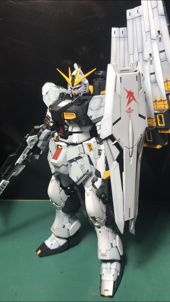 各パーツのエッジに下地の黒をしつこくなく薄く残すように心がけて塗装を施してみました。少し風化した感じが残る様にしたかったのですが…(汗)