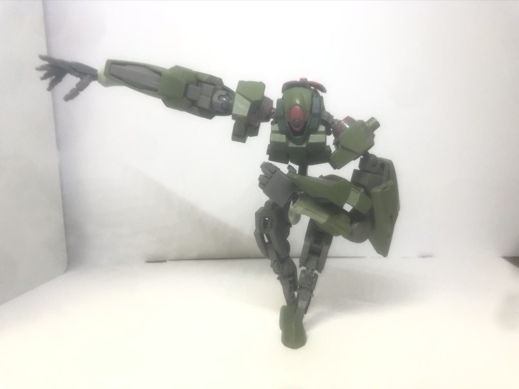 パイロット設定が多重人格なので自分の
好きなポーズなんでもとらせることが可能。