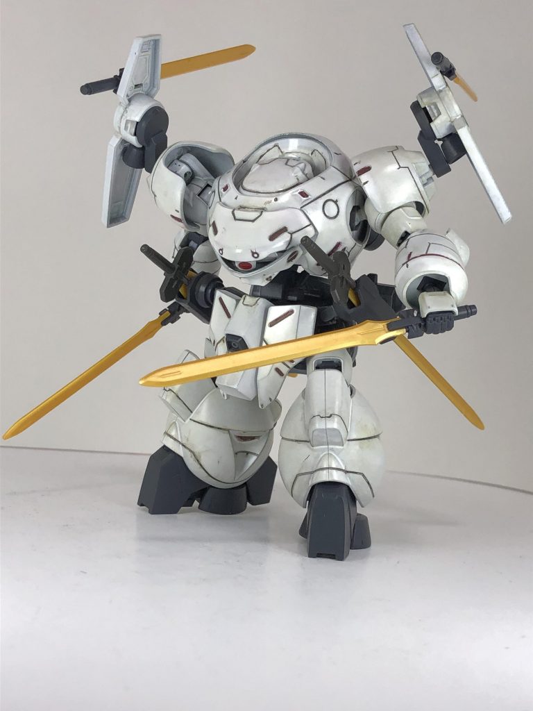 パイロット曰く。『剣は強い。即ち剣が多い方が強い。』他の団員には理解されない