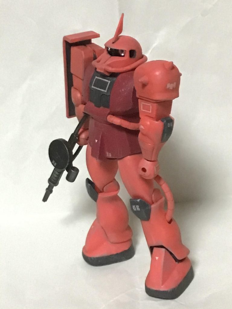 左肩には少佐の階級章マーキング。RGから持ってきました。