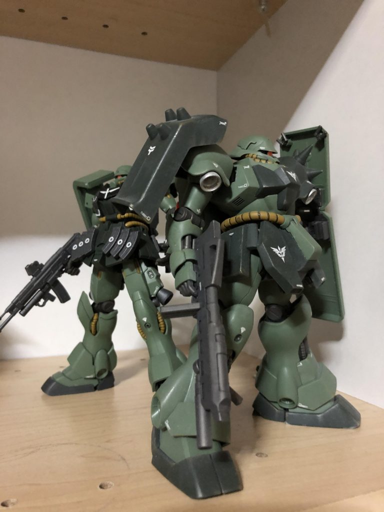 ネオ・ジオンの系譜–2枚目/制作者：優樹