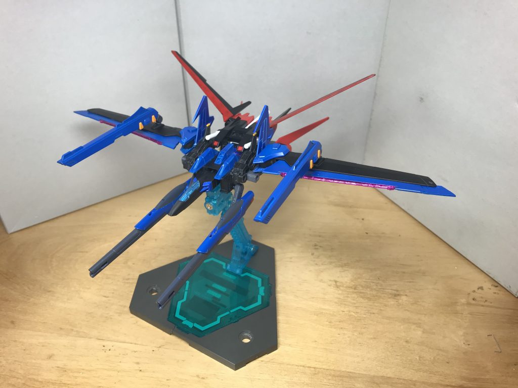 また、ビルドブースターがベースなので、背部のコネクタを使って他のバックパックを合体させることも可能
そして…