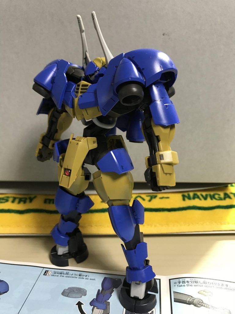 モノアイとセンサーにクリアパーツ仕込みました。