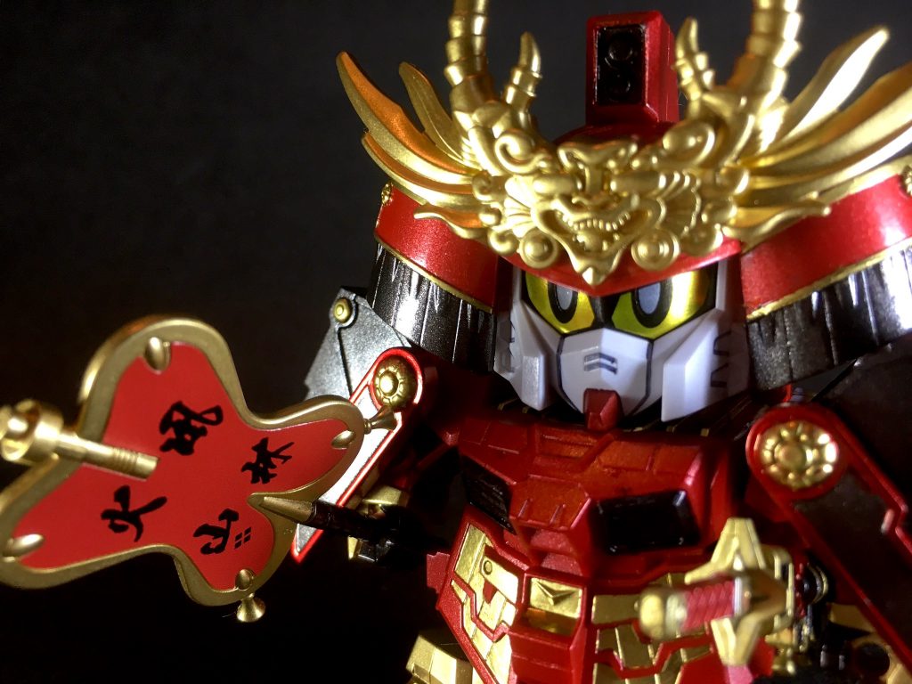 【甲斐の虎🐯】
武田大膳大夫晴信法性院信玄頑駄無
(たけだ たいぜんたいふ はるのぶ ほうしょういん しんげん がんだむ)
甲斐源氏嫡流武田家第十九代当主。
幼名は勝千代、元服して太郎晴信。父・左京大夫信虎を追放して家督を相続し、譜代家臣団の強大な騎馬隊🐴を擁して隣国信濃を侵掠、土豪勢力を次々と降伏させ勢力を一挙に拡大した。
戦略戦術に長けた稀代の名将で、旗印には『孫子兵法』より風林火山の一節を掲げる。