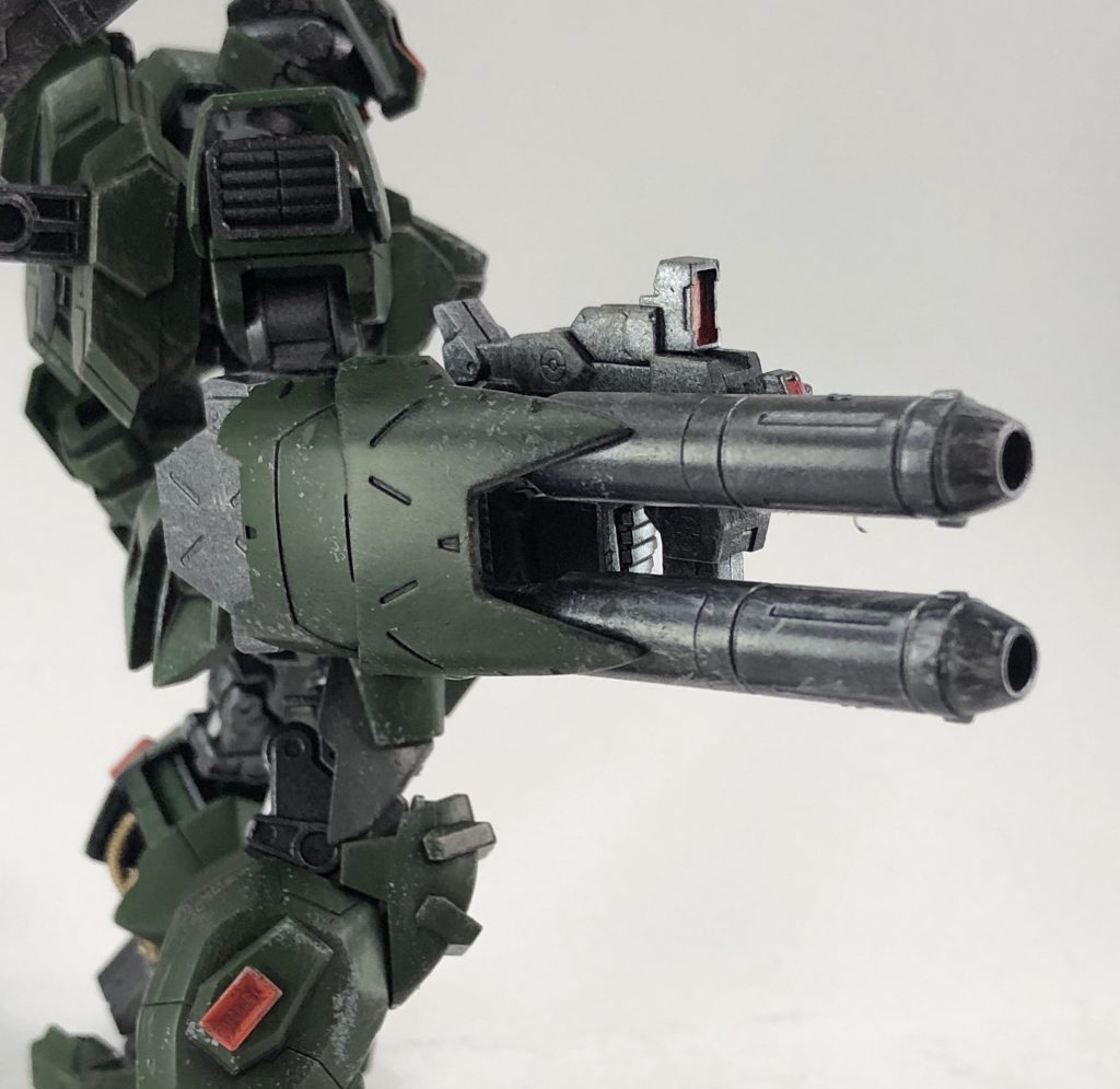 創作イメージの元になったシールドとキャノン
仮に置いた時の納まりが良く思えたので、サンボルFAのモノをそのまま使ってしまいました