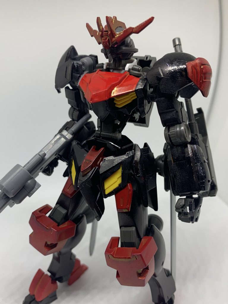 正面
今回は対アルヒ用の機体を作りたくて作りました
見た目は悪魔をイメージして作りました
接着剤が無くなってめっちゃ焦りましたw