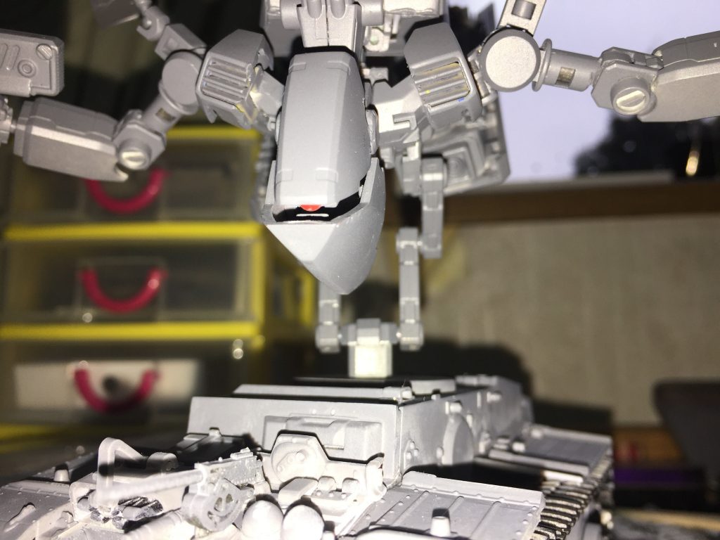 モノアイもつくりましたが、あんまりパッとせず、、、