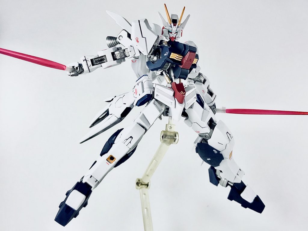 オルフェンズファンにめちゃくちゃ怒られそうですが…
ビームサーベルを持たせたら意外とハマったので装備。ダイバーズ世界観とかならセーフでしょ(適当)