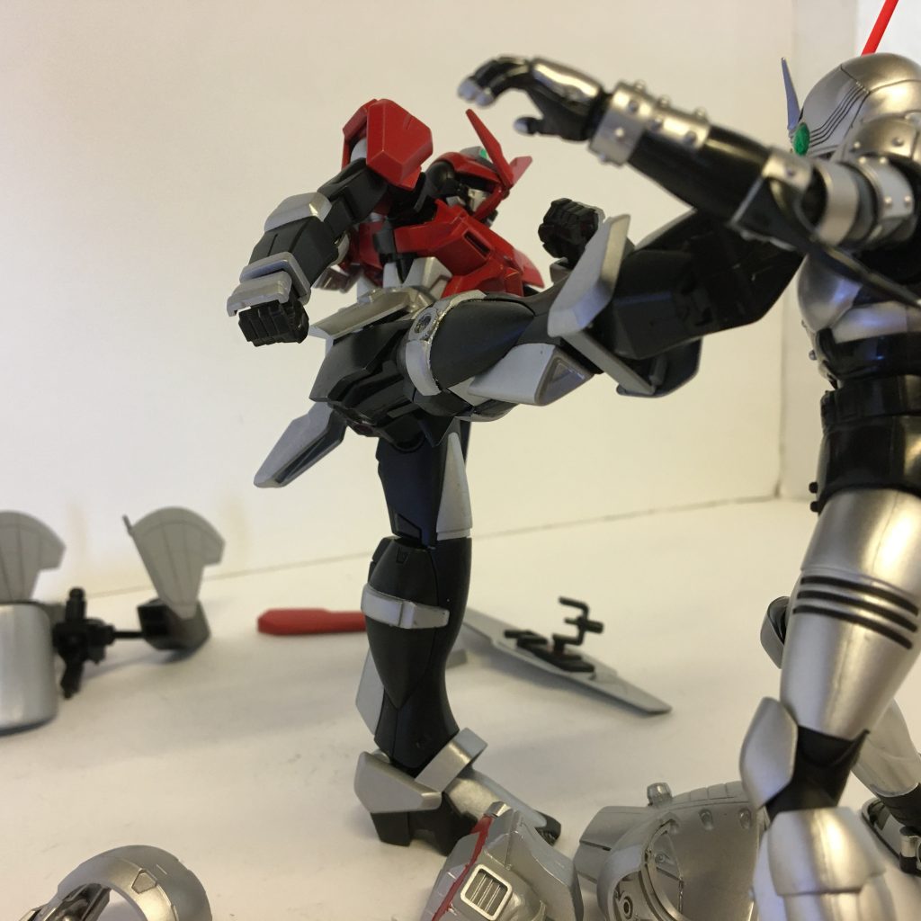 そして必殺技のライダーキック‼️
稼動域の問題もありますがカブトのカウンターのようなあのキックは最高だった👍