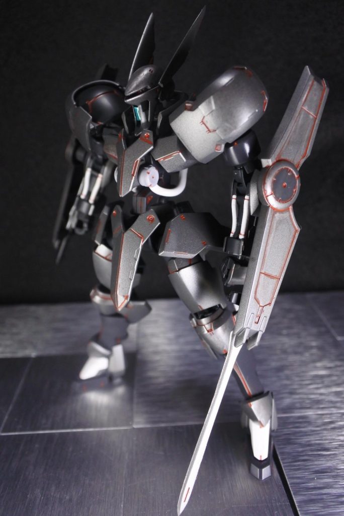 片方だけ武器展開してるの大好きマン