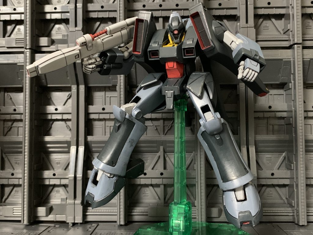 今回この子を作って、『他のガ・ゾウムを作った方達も苦労したんだろうなぁ』と実感しました…
(そもそも4作品しか投稿されて無い時点でこのキットに挑戦する人が少ない気も…)
皆さんもこのガ・ゾウムを買って苦労して作ってね!(道連れ)
次のZZ系旧キット再販はいつですかねぇ