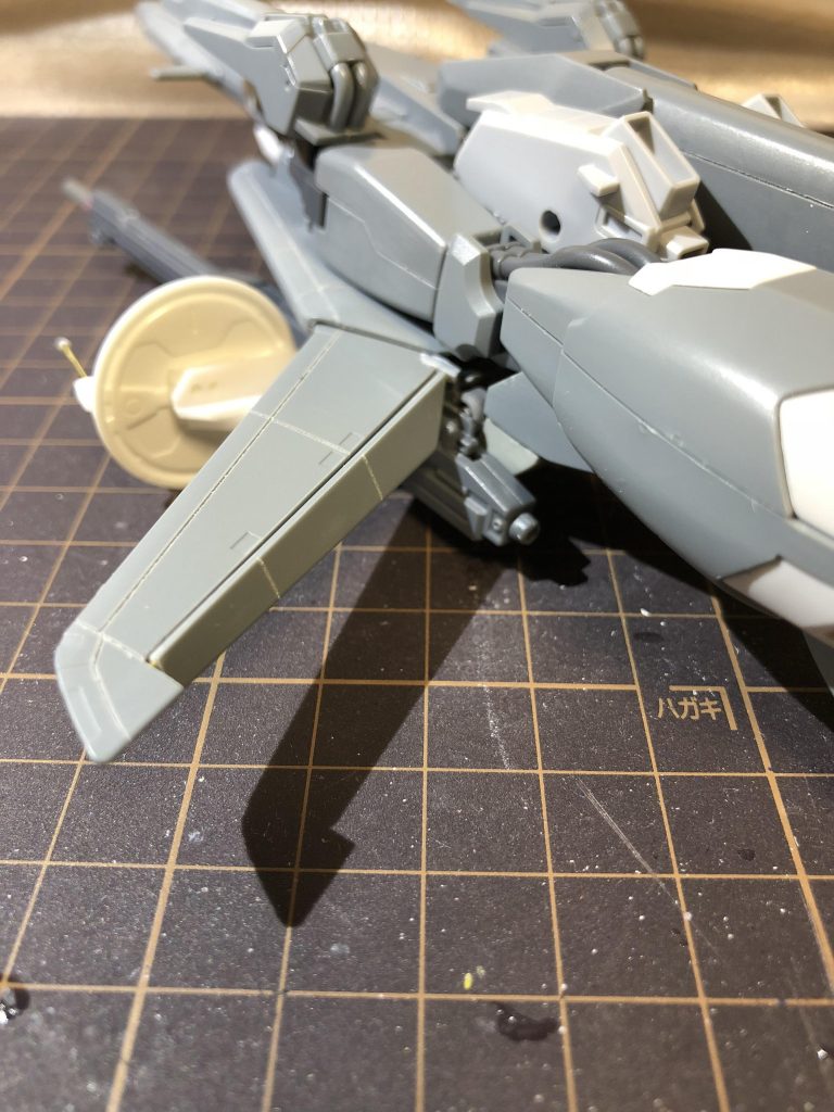 バインダーウィングのフラップは航空機の様に可動化してます。