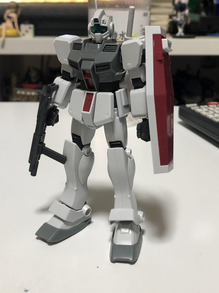 胸部、肩アーマー、フロントスカート、膝部にスジボリしました。

なかなか難しく、全体的にガタガタになってますね苦笑